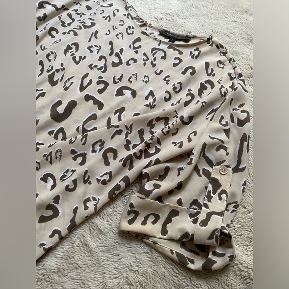 BCBG MaxAzria Jayne Leopard Blouse 🐾 - Picture 3 of 10